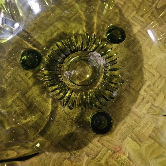 Vintage Indiana glass bowl Avocado green - Picture 1 of 4